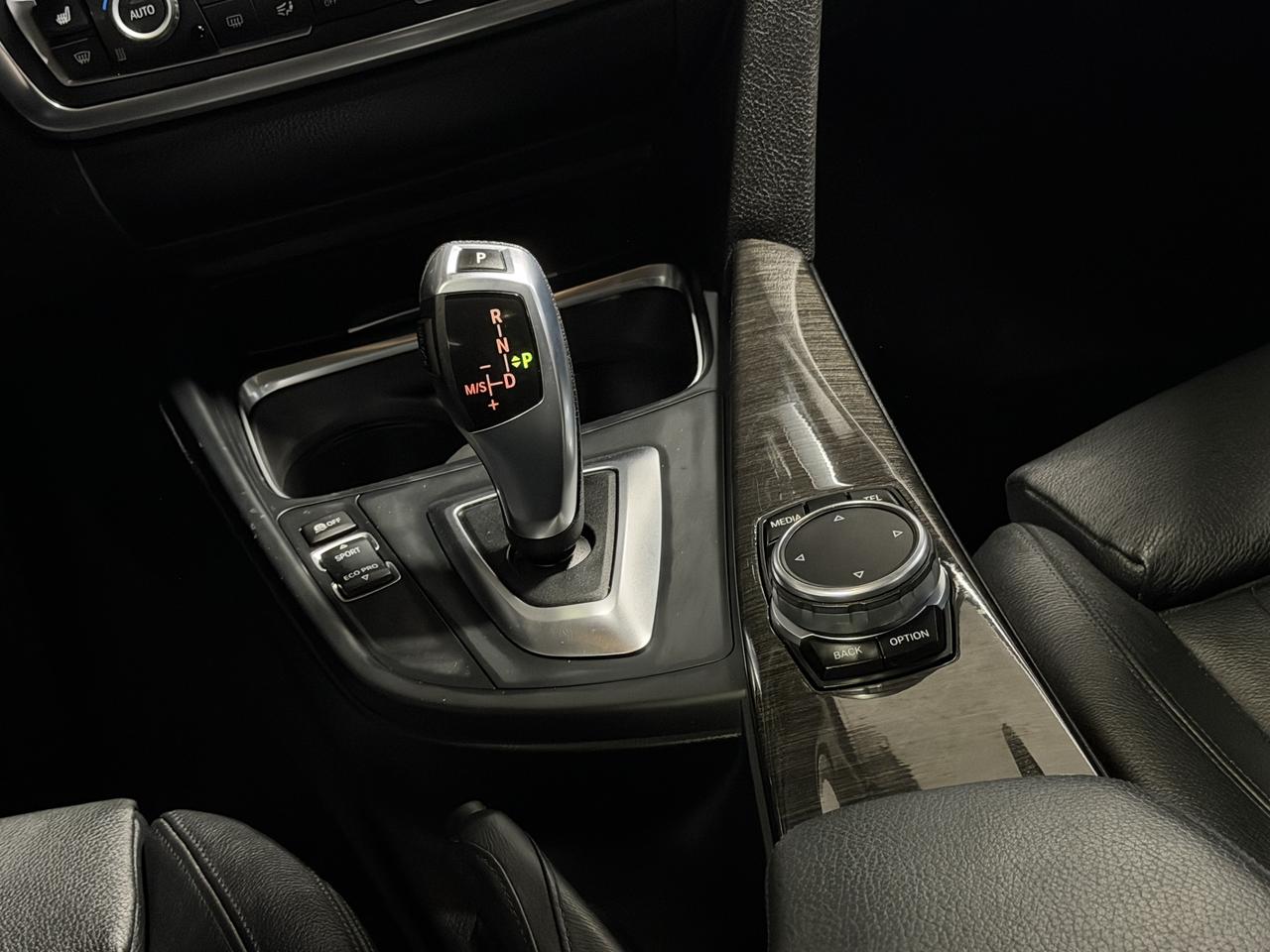 2015 BMW 3 Series 328i xDrive NAVI|SUNROOF|LEATHER Photo