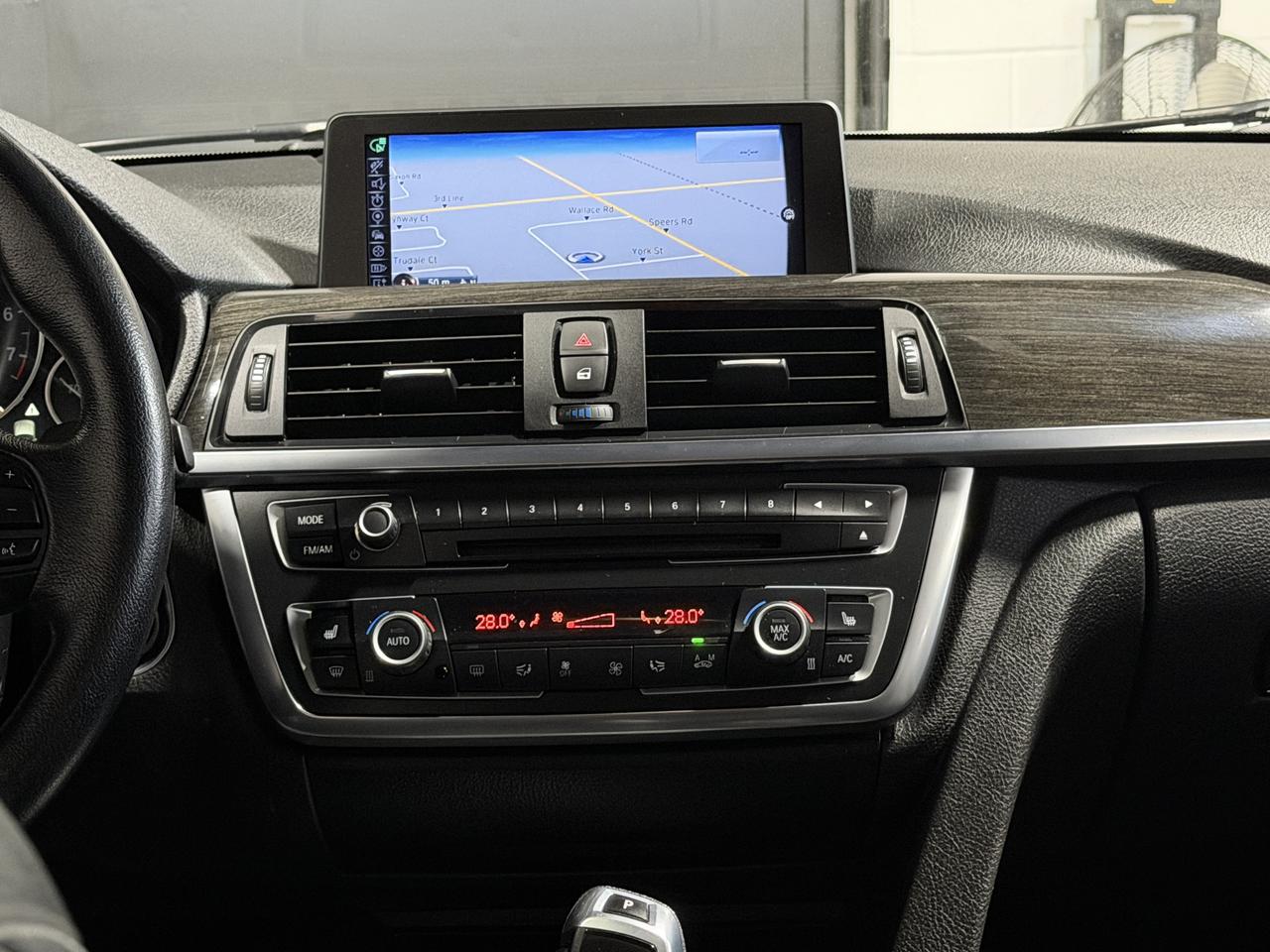 2015 BMW 3 Series 328i xDrive NAVI|SUNROOF|LEATHER Photo