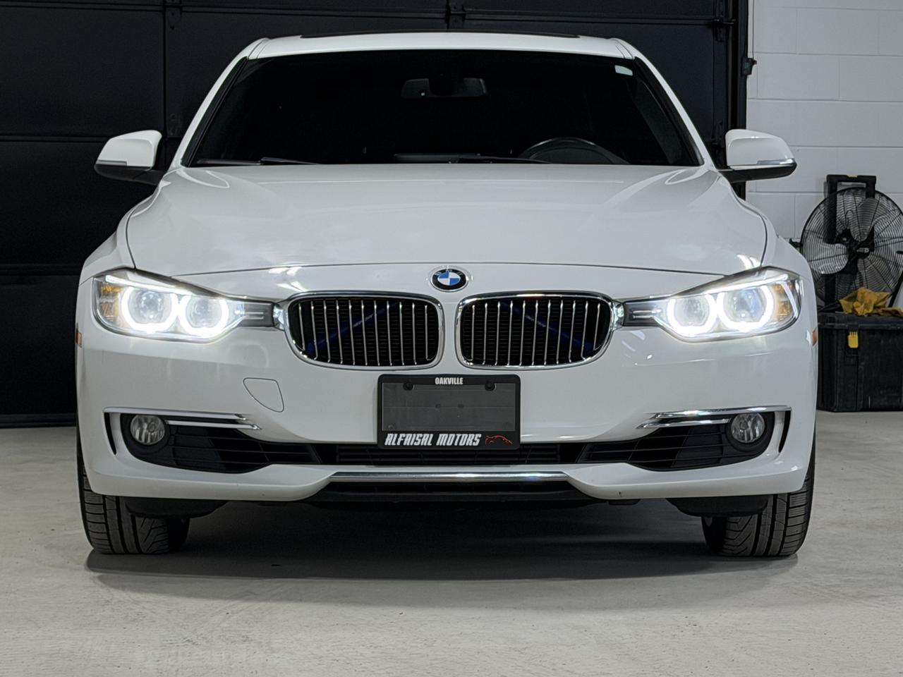 2015 BMW 3 Series 328i xDrive NAVI|SUNROOF|LEATHER Photo