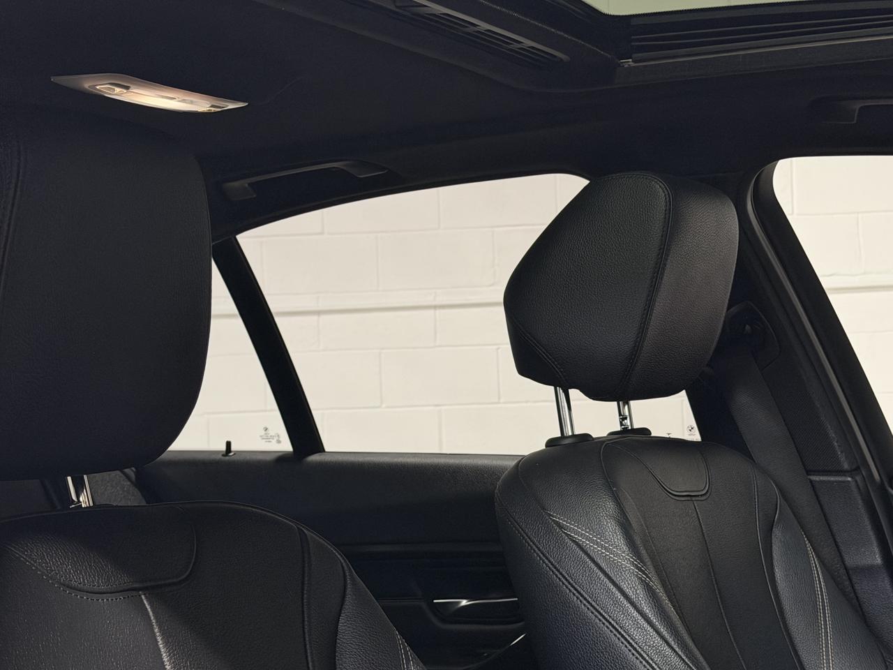 2015 BMW 3 Series 328i xDrive NAVI|SUNROOF|LEATHER Photo