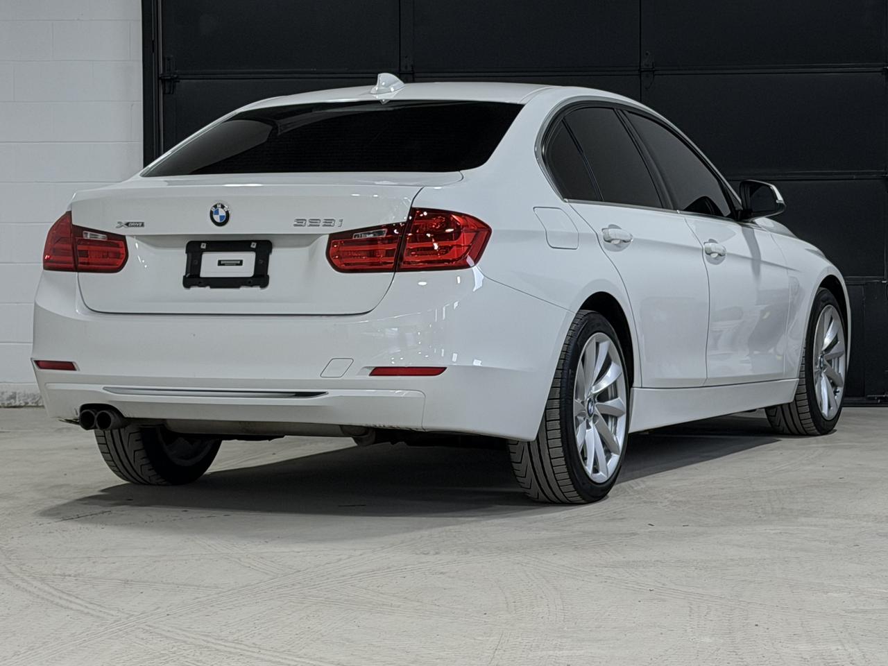 2015 BMW 3 Series 328i xDrive NAVI|SUNROOF|LEATHER Photo