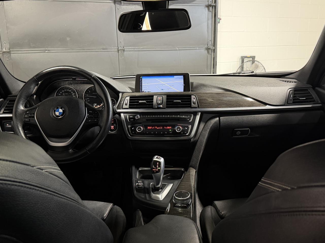 2015 BMW 3 Series 328i xDrive NAVI|SUNROOF|LEATHER Photo