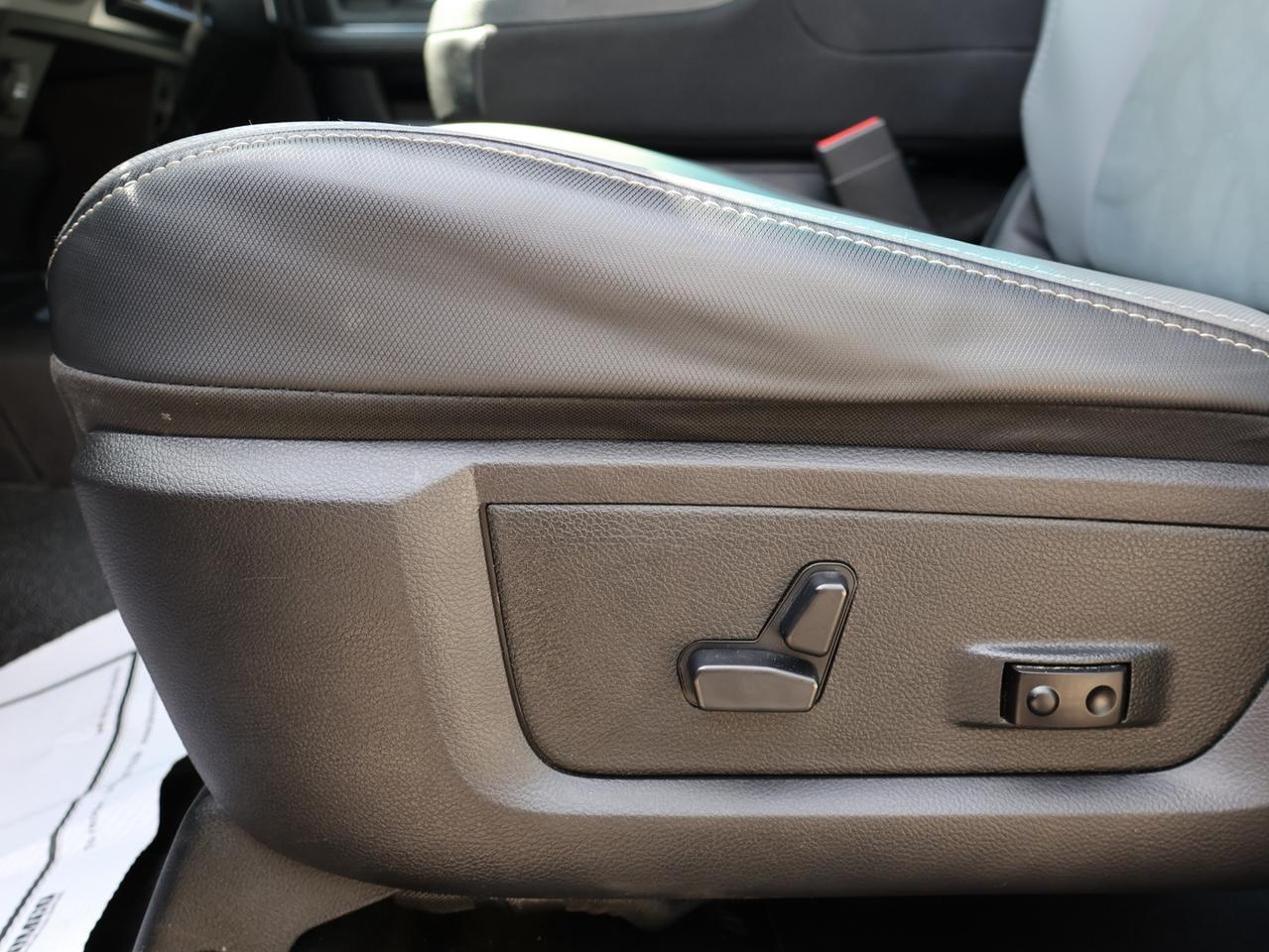 2017 RAM 2500 POWER WAGON HEMI CREW 4WD CERTIFIED *ACCIDENT FREE* CAMERA BLUETOOTH LEATHER HEATED SEATS/STEERING CRUISE ALLOYS Photo