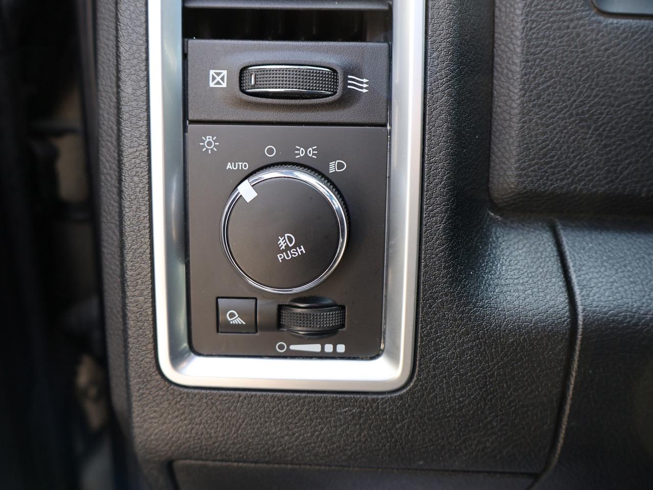 2017 RAM 2500 POWER WAGON HEMI CREW 4WD CERTIFIED *ACCIDENT FREE* CAMERA BLUETOOTH LEATHER HEATED SEATS/STEERING CRUISE ALLOYS Photo