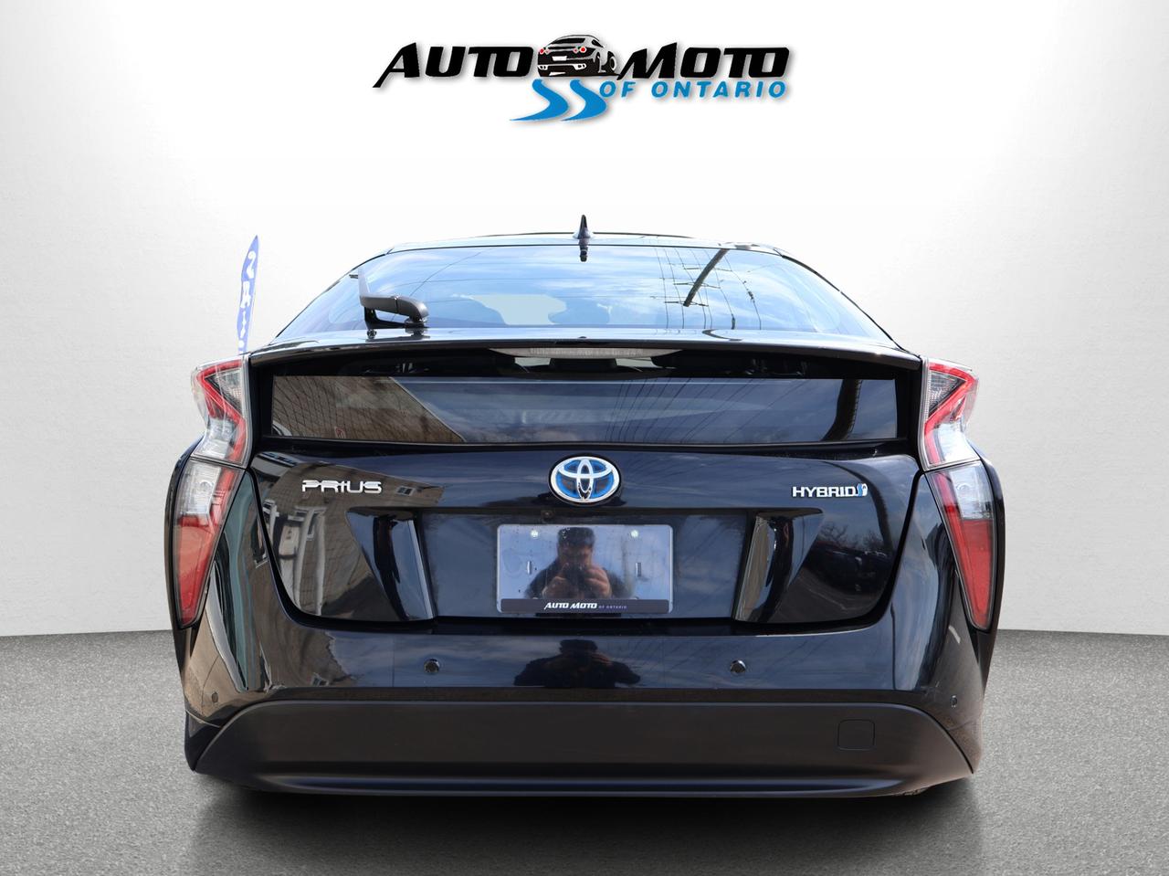 2018 Toyota Prius TECHNOLOGY CERTIFIED NAV CAMERA SUNROOF HEATED LEATHER LANE DEPARTURE BLIND SPOT Photo4