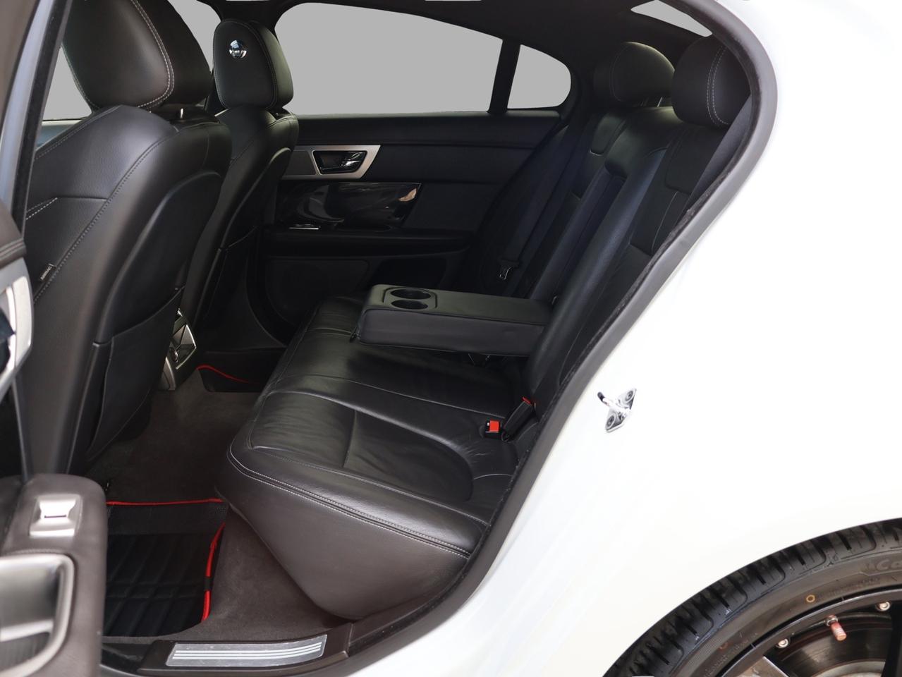 2015 Jaguar XF -Series 3.0 SPORT AWD CERTIFIED *JAGUAR MAINTAIN* CAMERA NAV BLUETOOTH LEATHER HEATED SEATS/STEERING SUNROOF CRUISE ALLOYS Photo