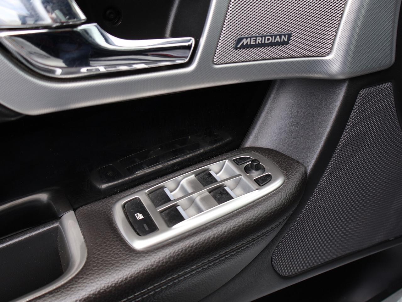 2015 Jaguar XF -Series 3.0 SPORT AWD CERTIFIED *JAGUAR MAINTAIN* CAMERA NAV BLUETOOTH LEATHER HEATED SEATS/STEERING SUNROOF CRUISE ALLOYS Photo