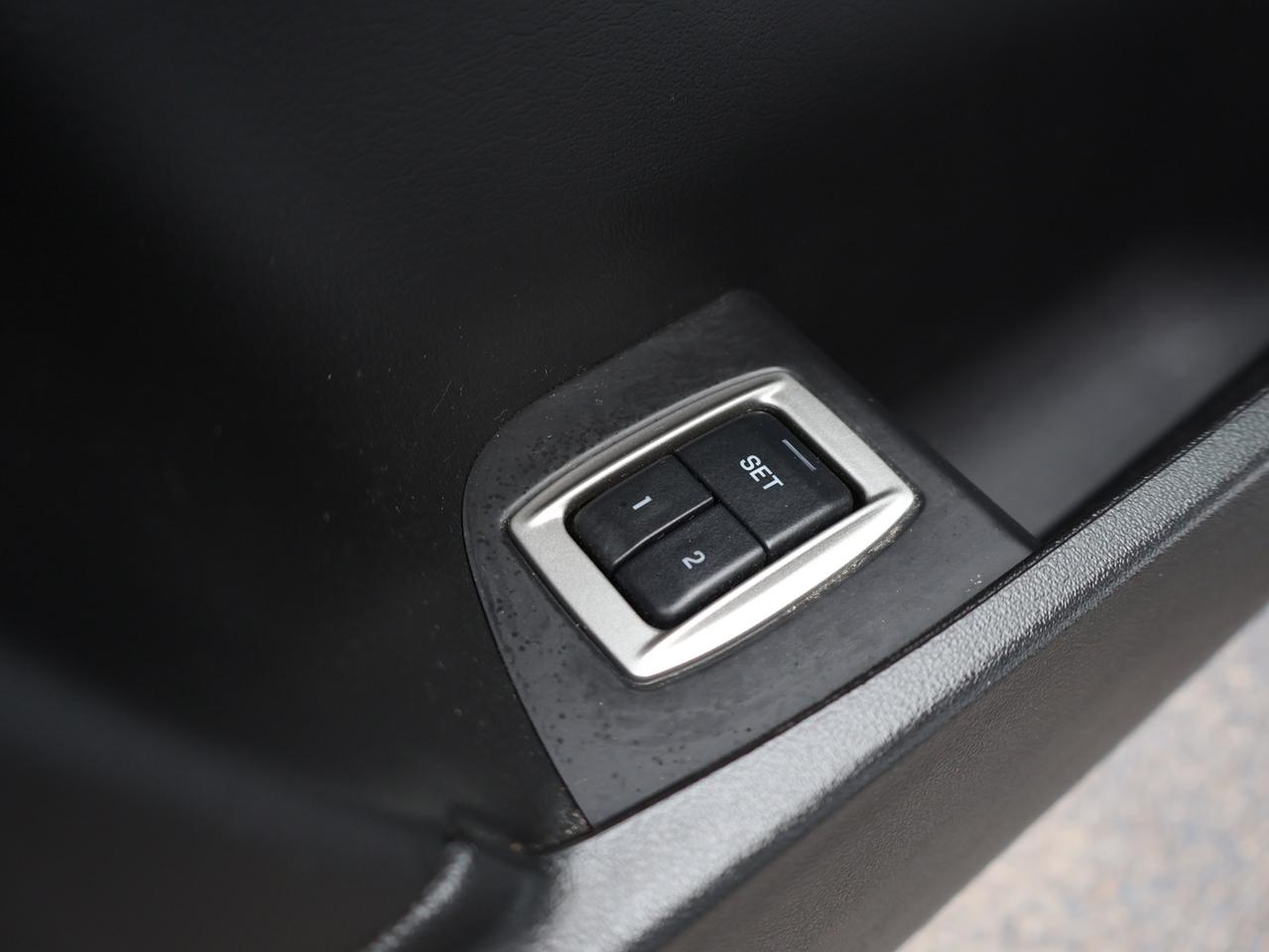 2015 Jaguar XF -Series 3.0 SPORT AWD CERTIFIED *JAGUAR MAINTAIN* CAMERA NAV BLUETOOTH LEATHER HEATED SEATS/STEERING SUNROOF CRUISE ALLOYS Photo