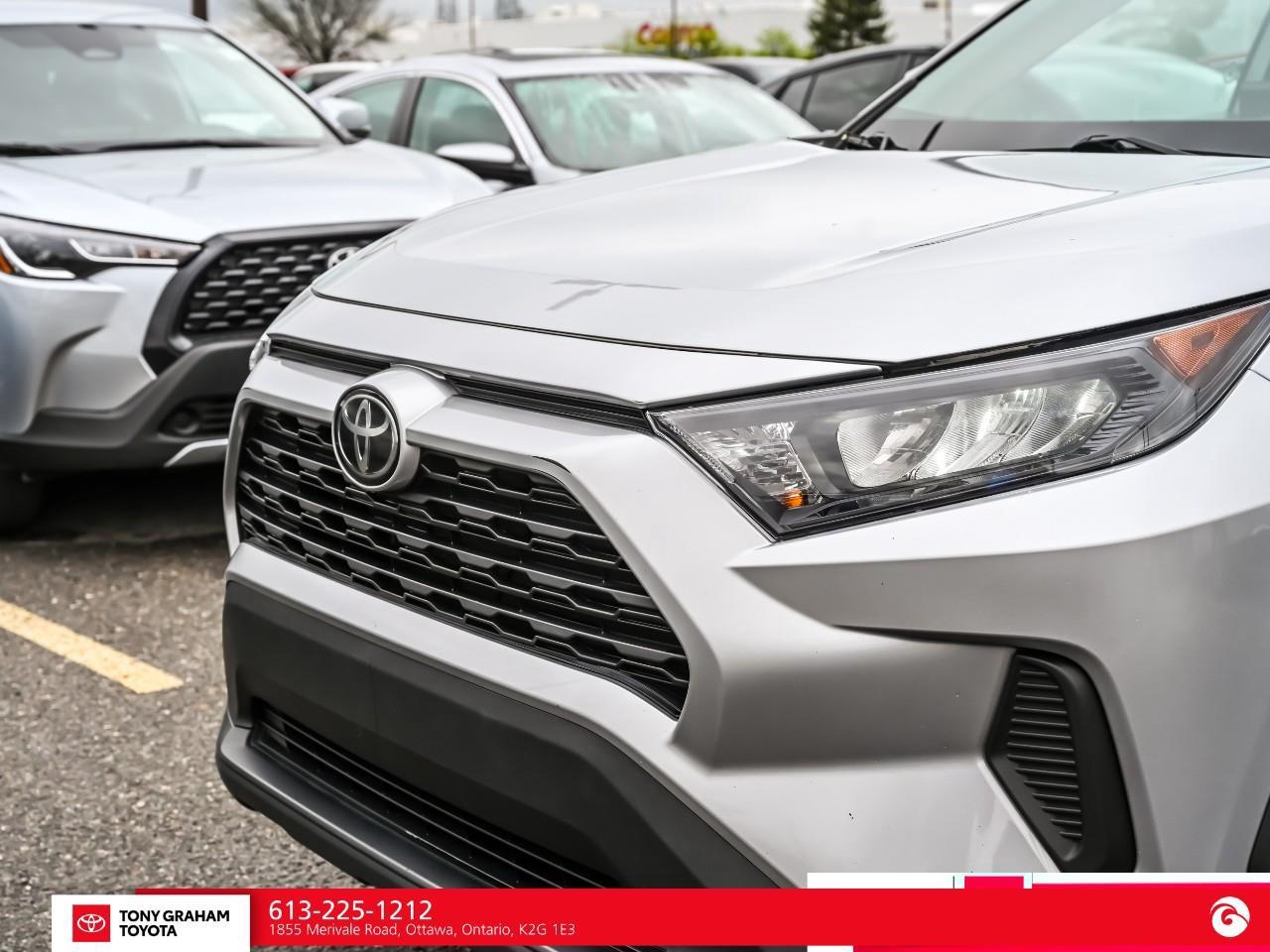 2020 Toyota RAV4 LE Photo