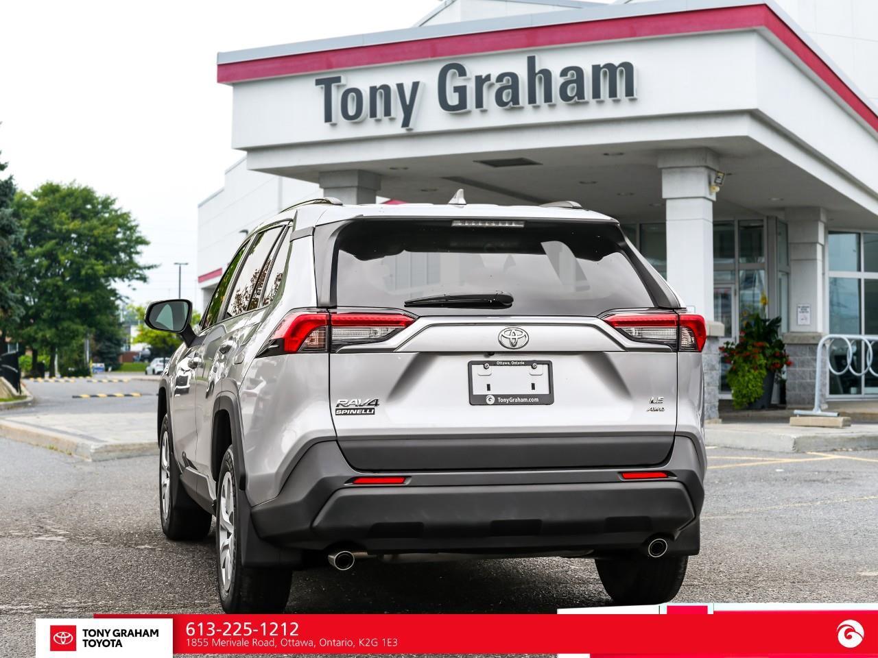 2020 Toyota RAV4 LE Photo