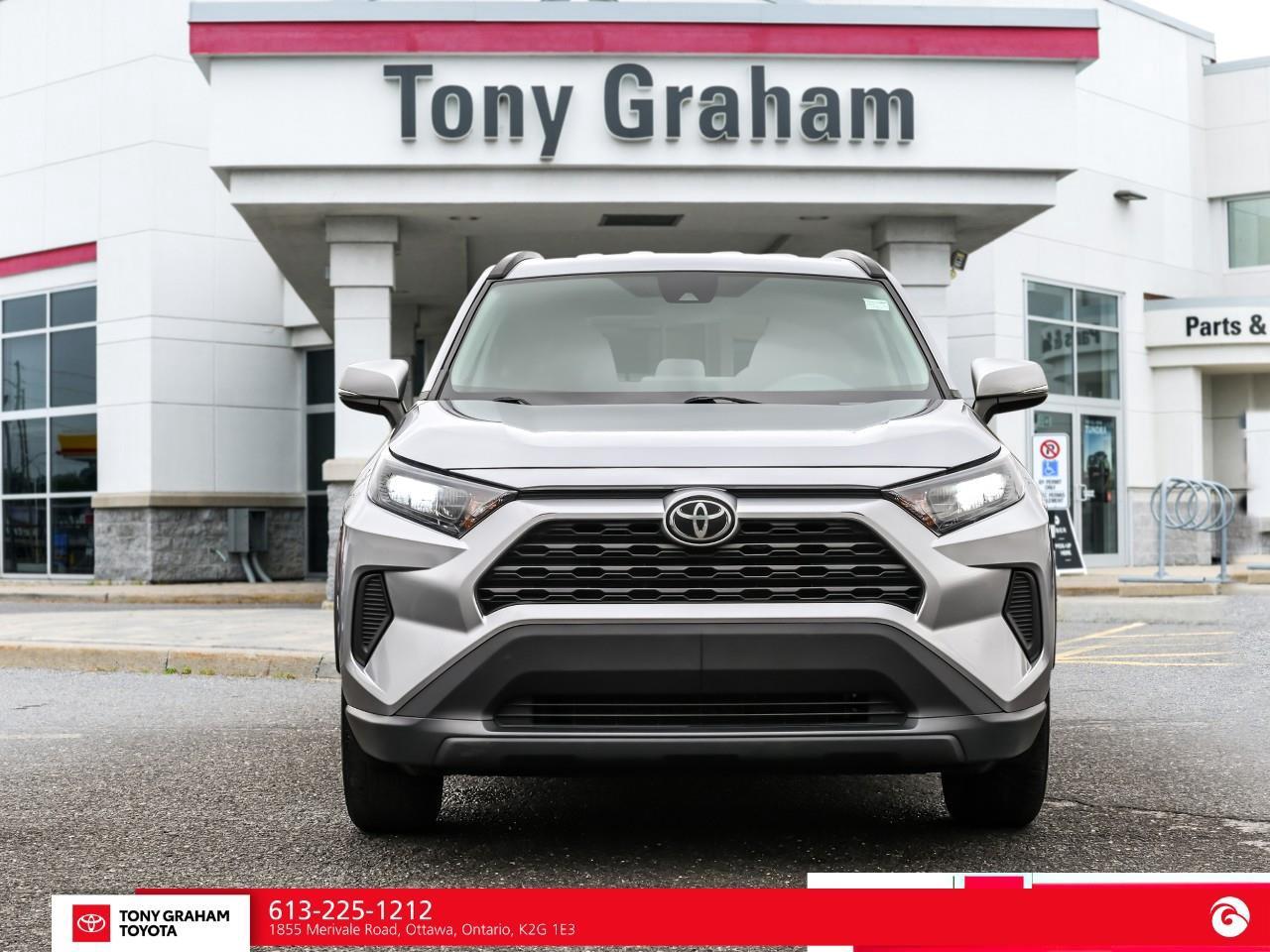 2020 Toyota RAV4 LE Photo
