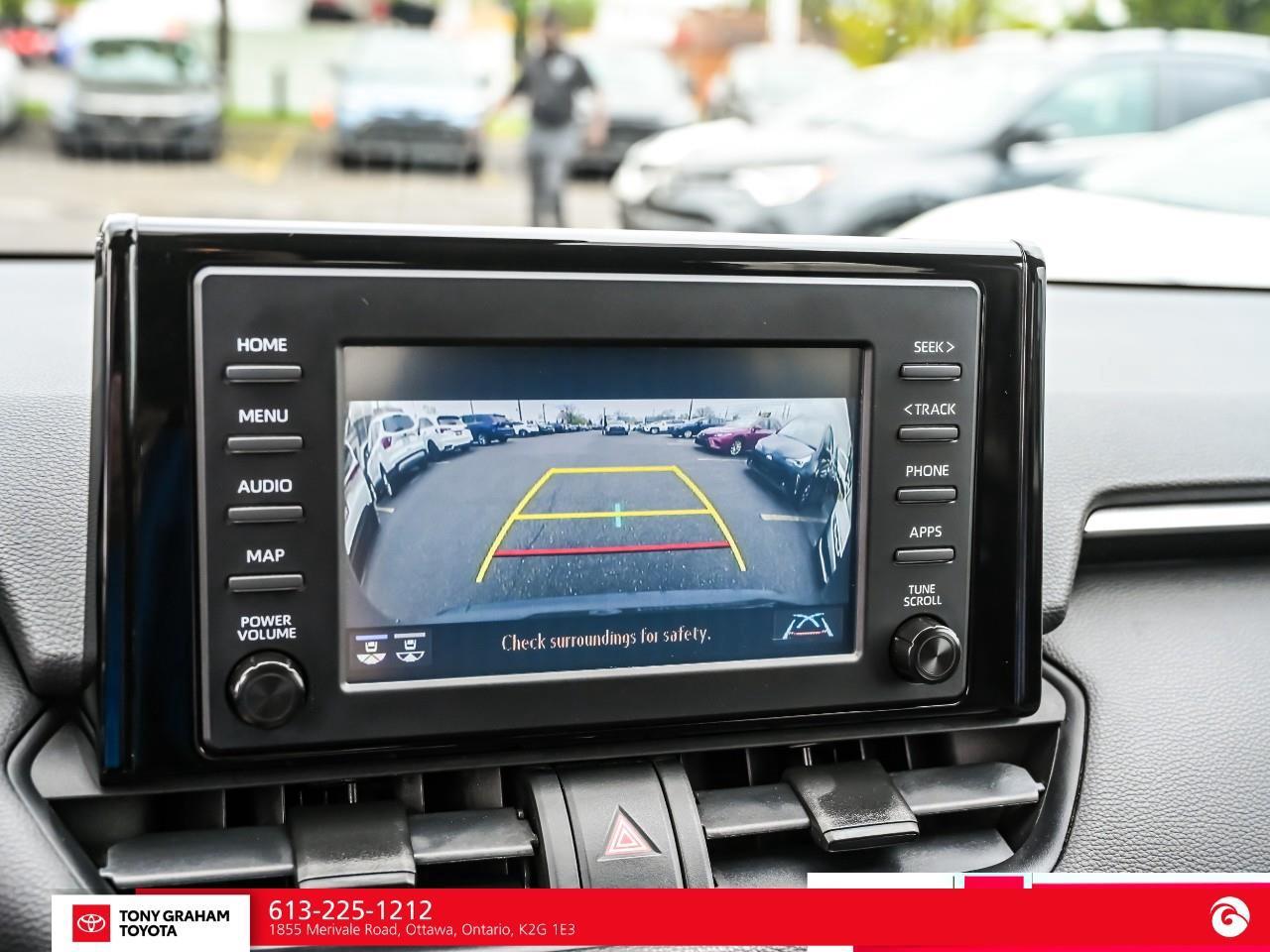 2020 Toyota RAV4 LE Photo