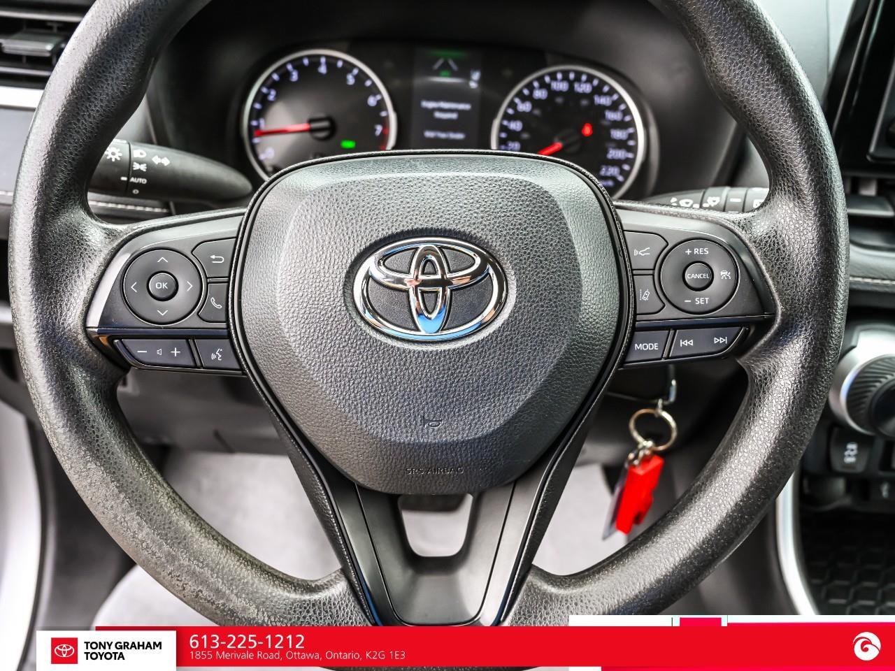 2020 Toyota RAV4 LE Photo