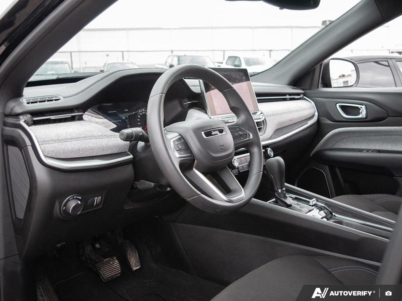 2024 Jeep Compass Sport Photo