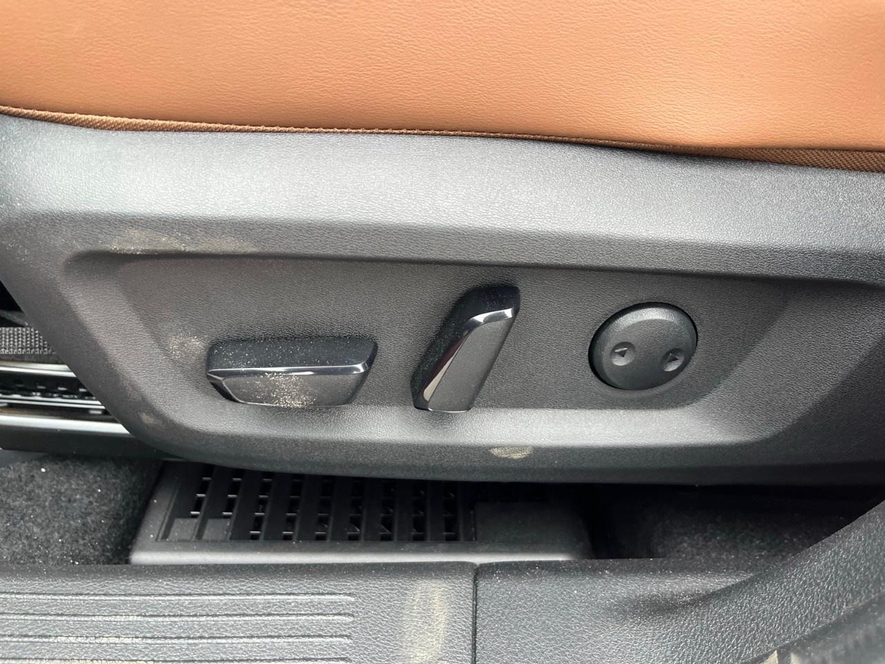 2026 Nissan Rogue AWD Platinum Photo