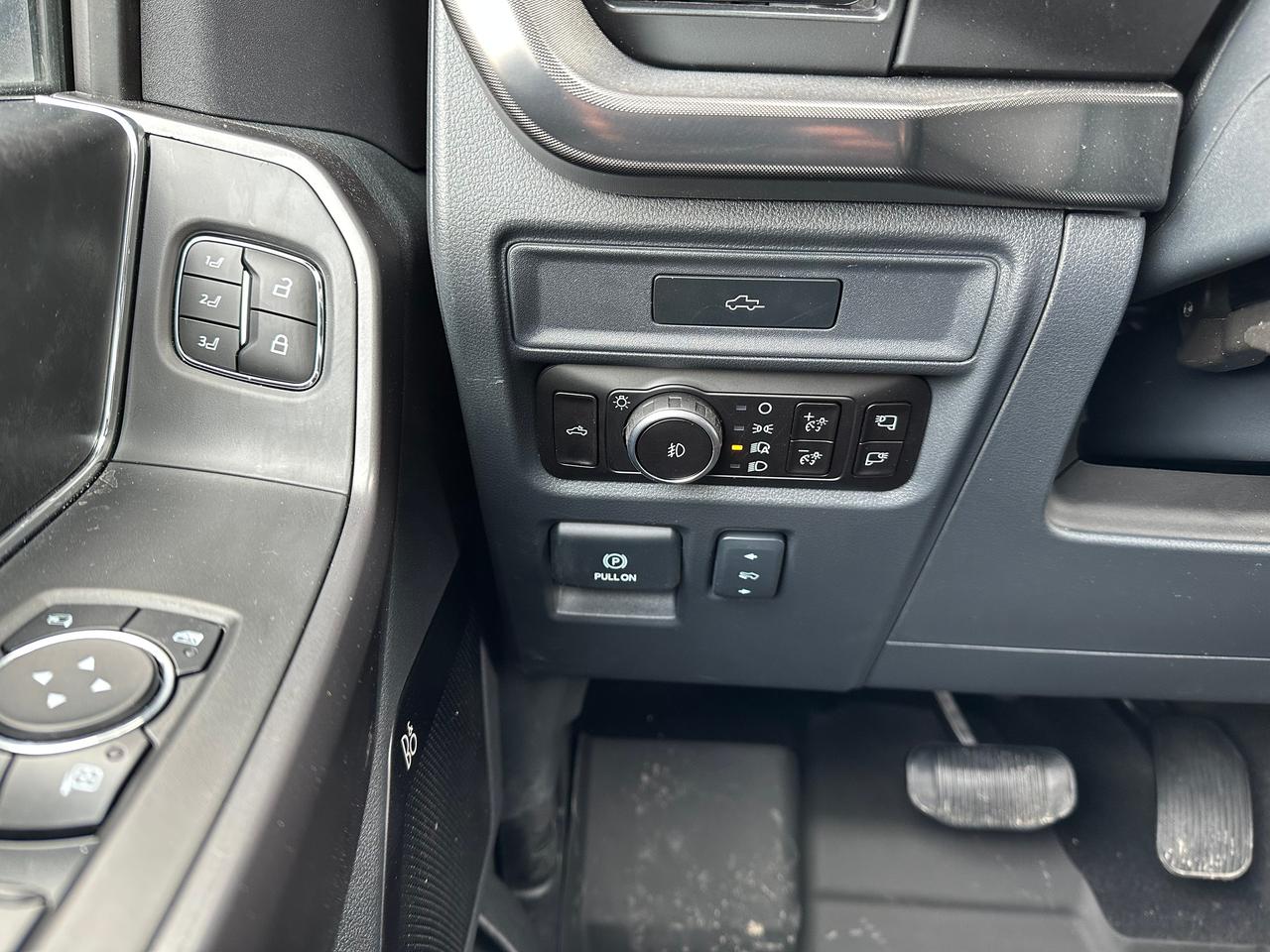 2026 Ford F-150 TREMOR 4WD SuperCrew 5.5' Box 402A Photo5