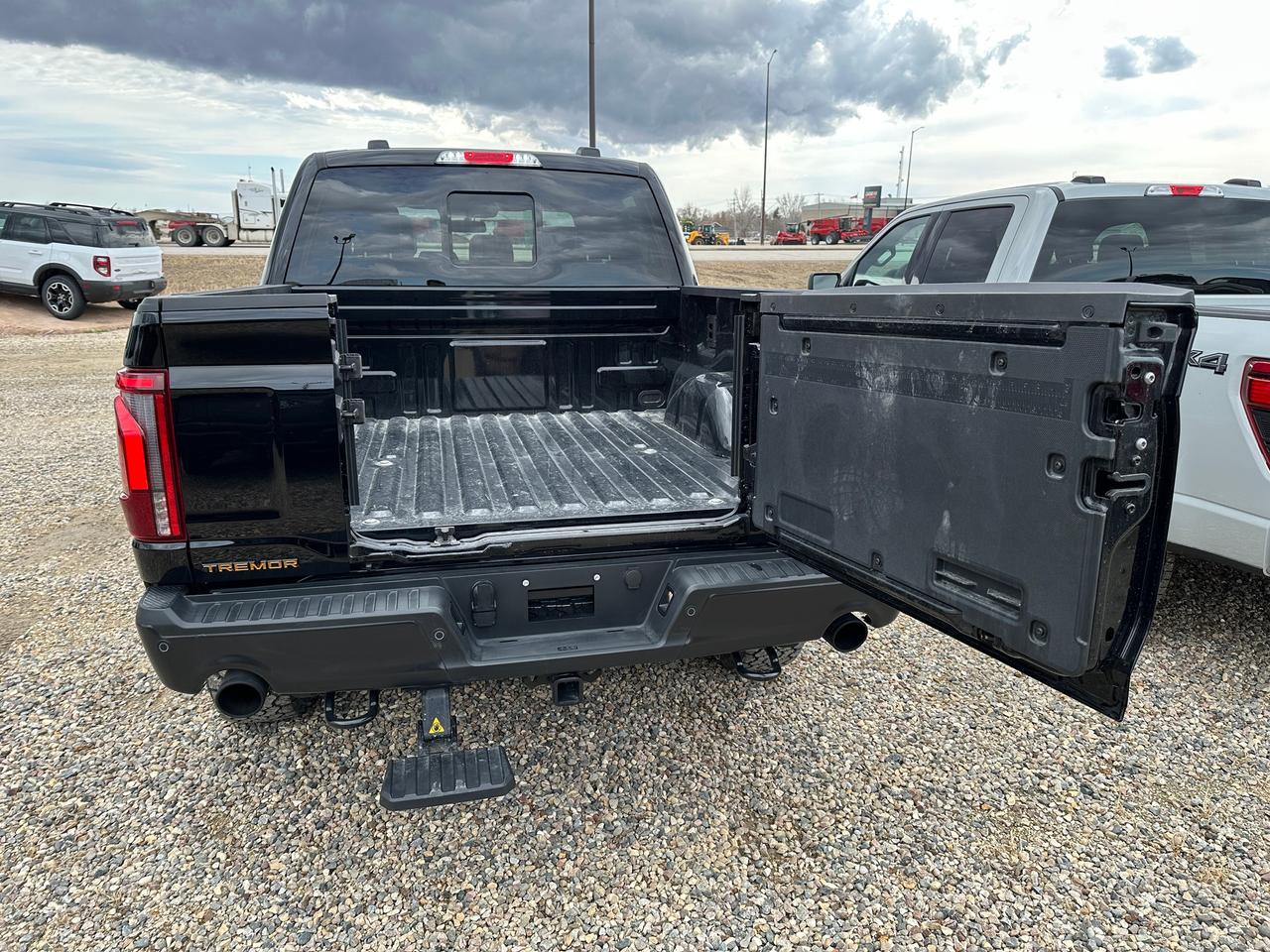 2026 Ford F-150 TREMOR 4WD SuperCrew 5.5' Box 402A Photo5