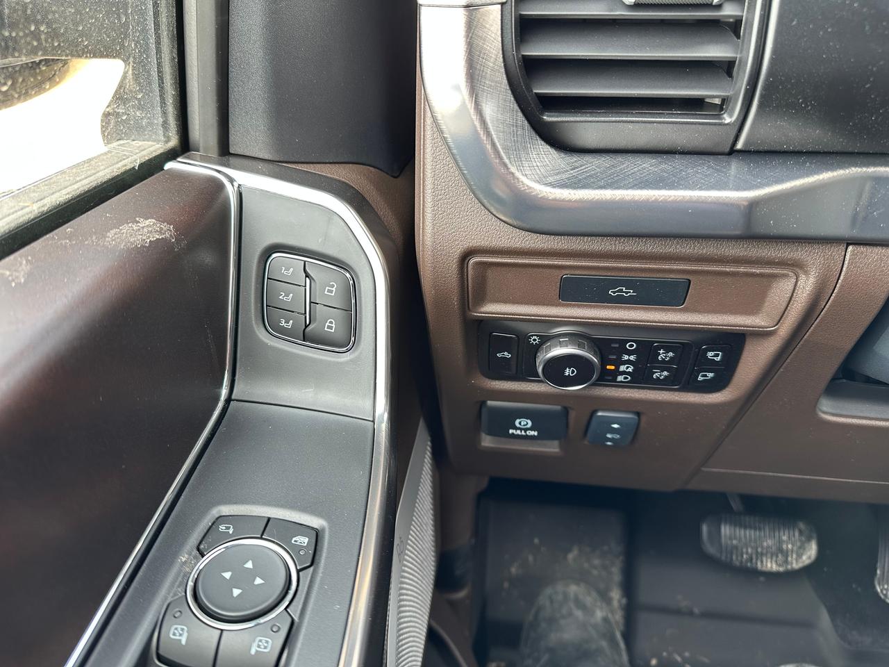 2026 Ford F-150 King Ranch 4WD SuperCrew 5.5' Box Photo5