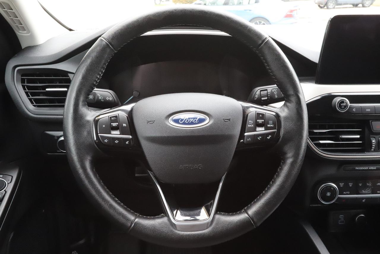 2021 Ford Escape SE FWD Photo