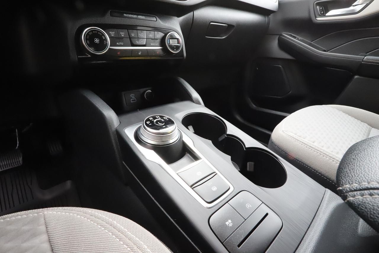 2021 Ford Escape SE FWD Photo