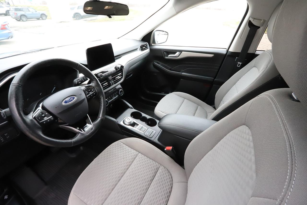 2021 Ford Escape SE FWD Photo