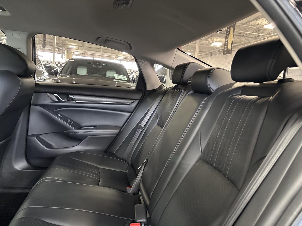 2022 Honda Accord Sedan Touring 2.0T|NAV|HUD|LEATHER|WOOD|SUNROOF|SAFETECH Photo