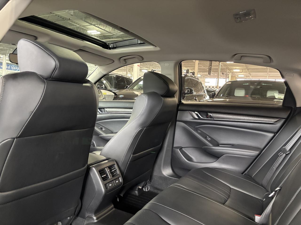2022 Honda Accord Sedan Touring 2.0T|NAV|HUD|LEATHER|WOOD|SUNROOF|SAFETECH Photo