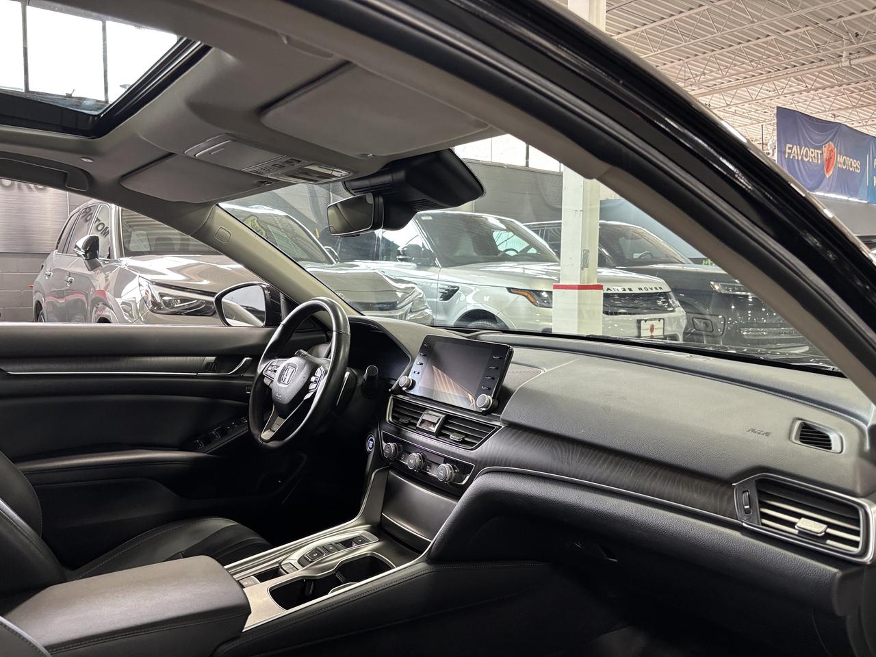 2022 Honda Accord Sedan Touring 2.0T|NAV|HUD|LEATHER|WOOD|SUNROOF|SAFETECH Photo