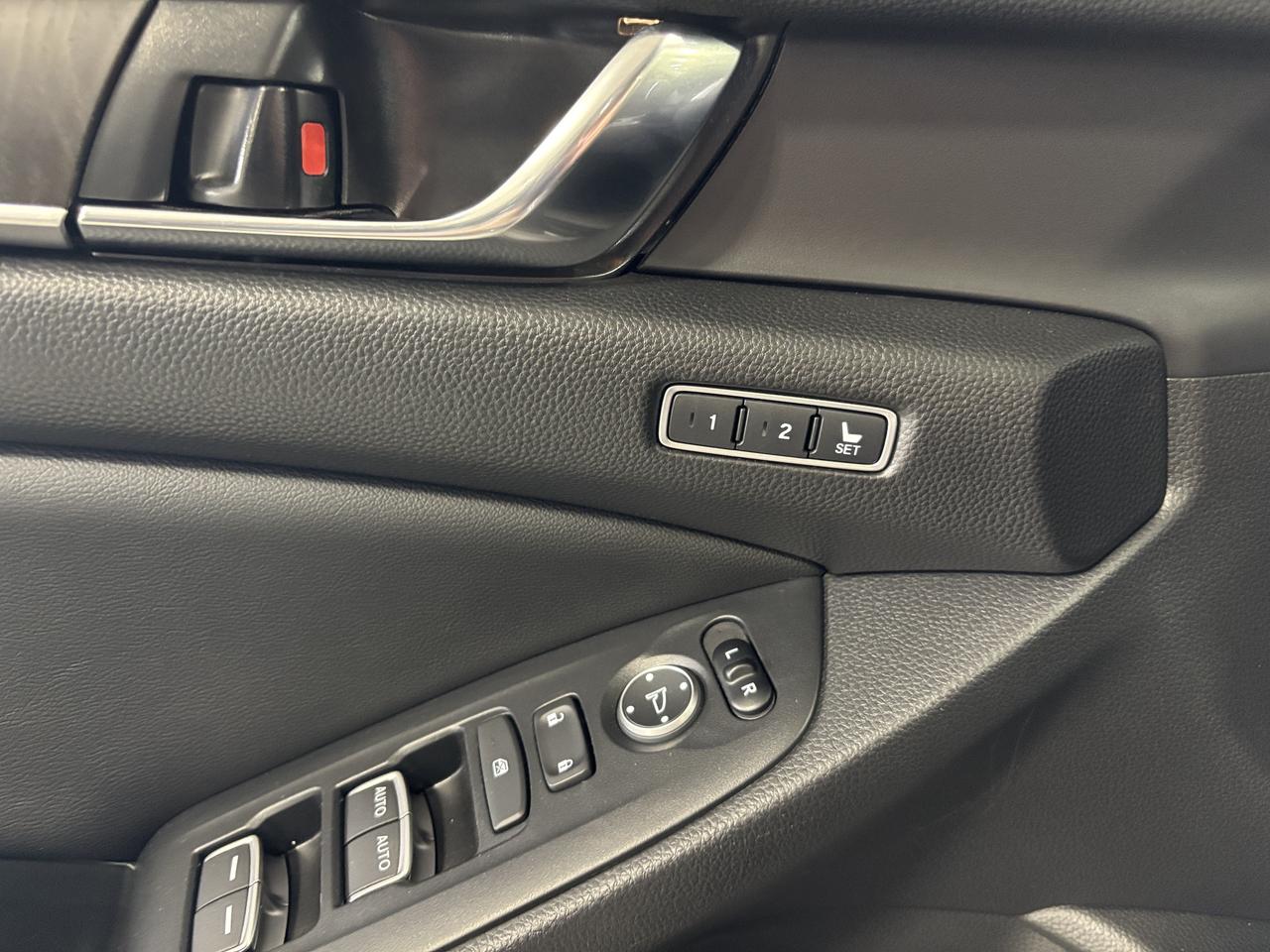 2022 Honda Accord Sedan Touring 2.0T|NAV|HUD|LEATHER|WOOD|SUNROOF|SAFETECH Photo