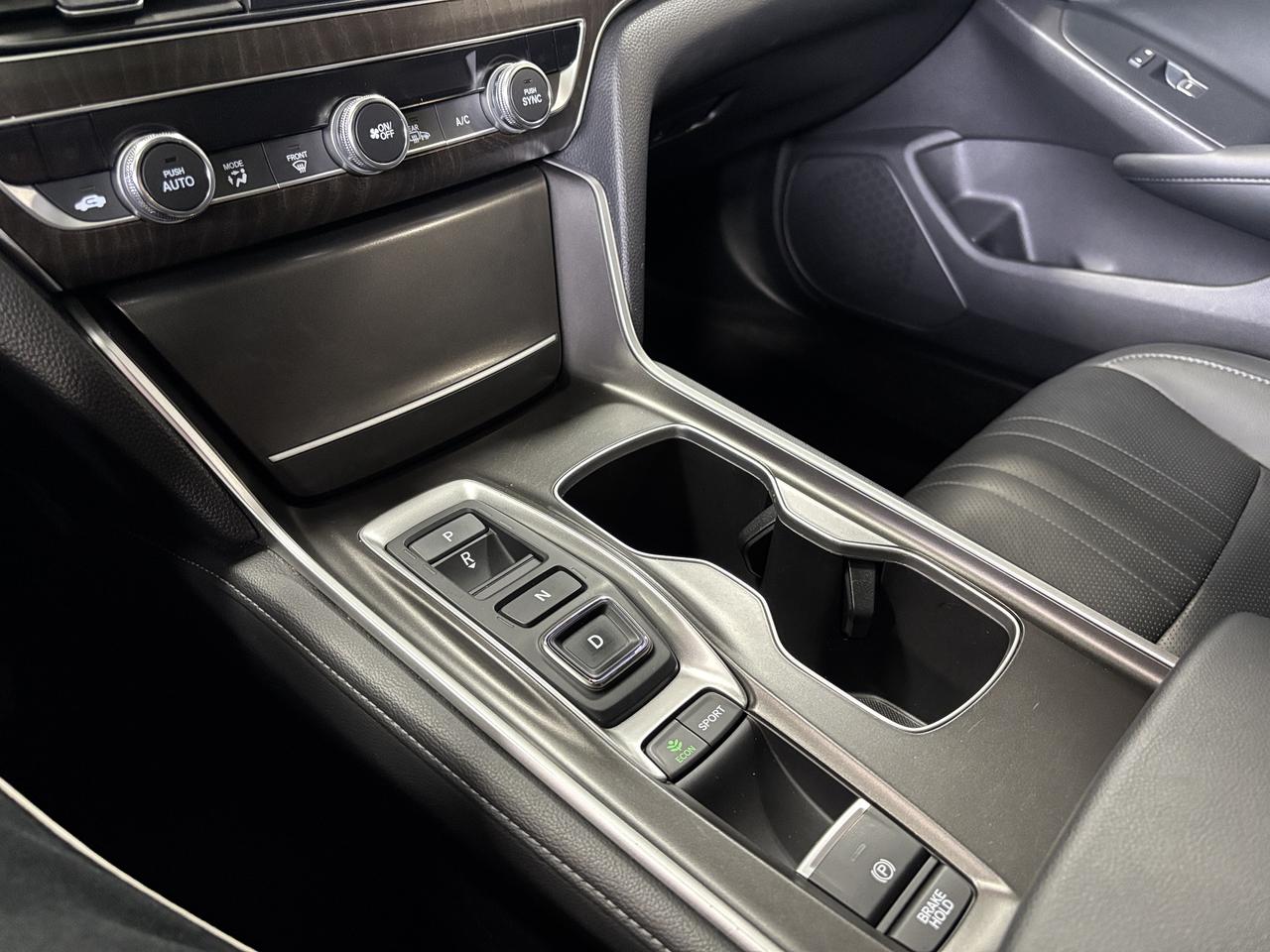 2022 Honda Accord Sedan Touring 2.0T|NAV|HUD|LEATHER|WOOD|SUNROOF|SAFETECH Photo