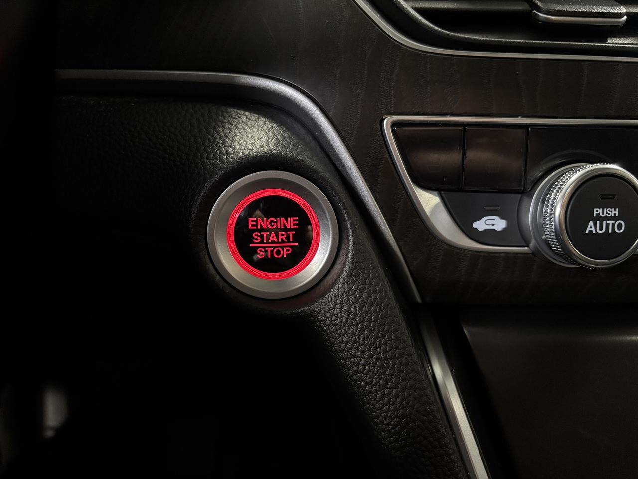 2022 Honda Accord Sedan Touring 2.0T|NAV|HUD|LEATHER|WOOD|SUNROOF|SAFETECH Photo