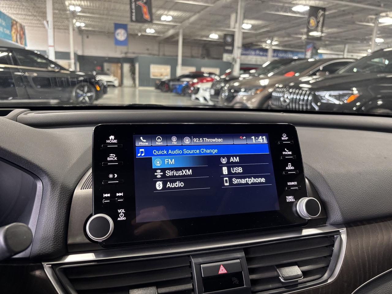 2022 Honda Accord Sedan Touring 2.0T|NAV|HUD|LEATHER|WOOD|SUNROOF|SAFETECH Photo