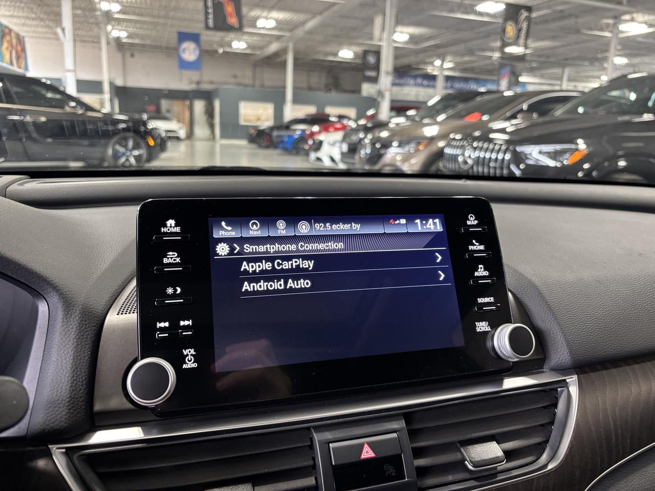 2022 Honda Accord Sedan Touring 2.0T|NAV|HUD|LEATHER|WOOD|SUNROOF|SAFETECH Photo