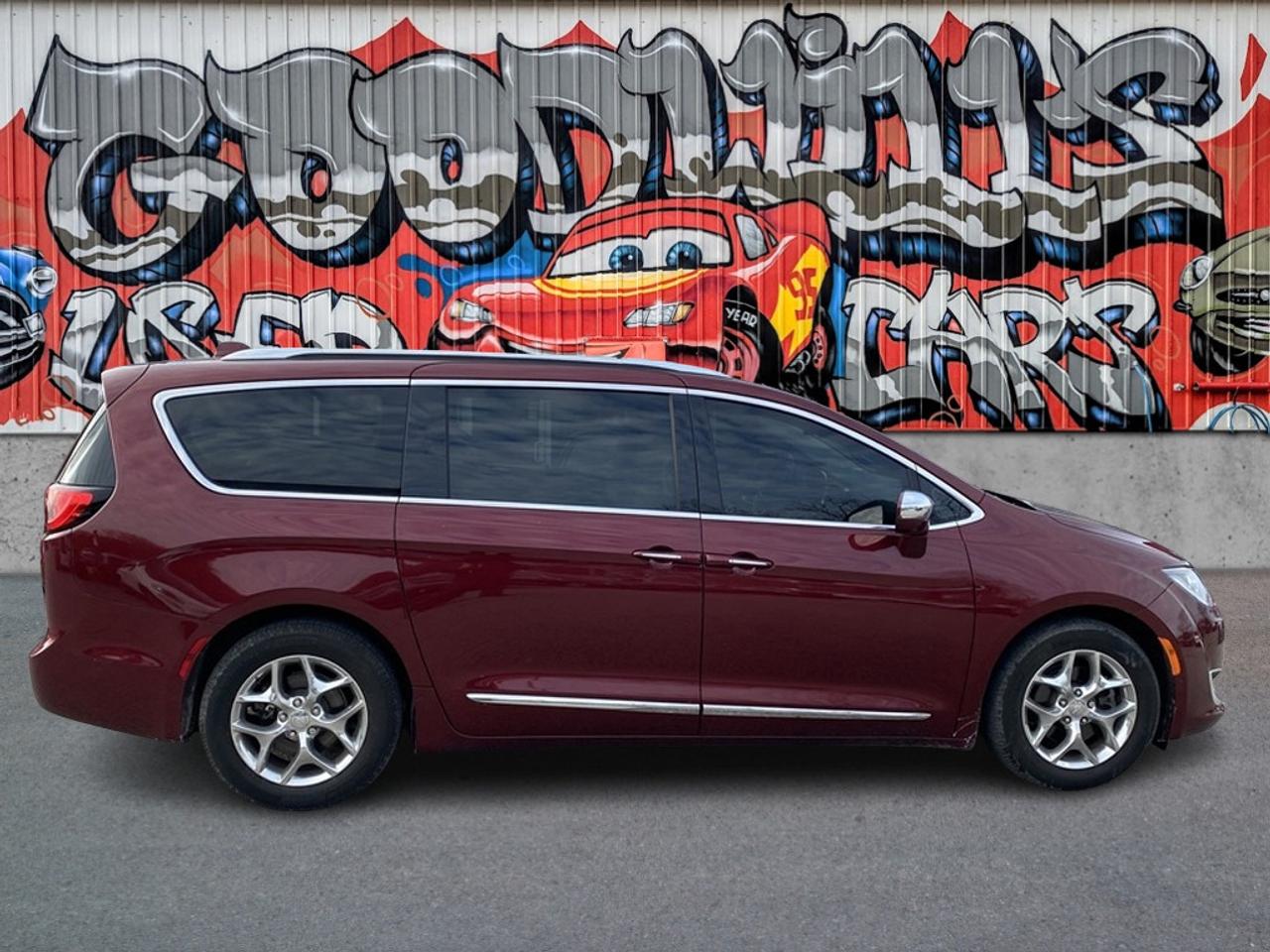2020 Chrysler Pacifica LIMITED, CLEAN CARFAX, HEATED/ COOLED SEATS!