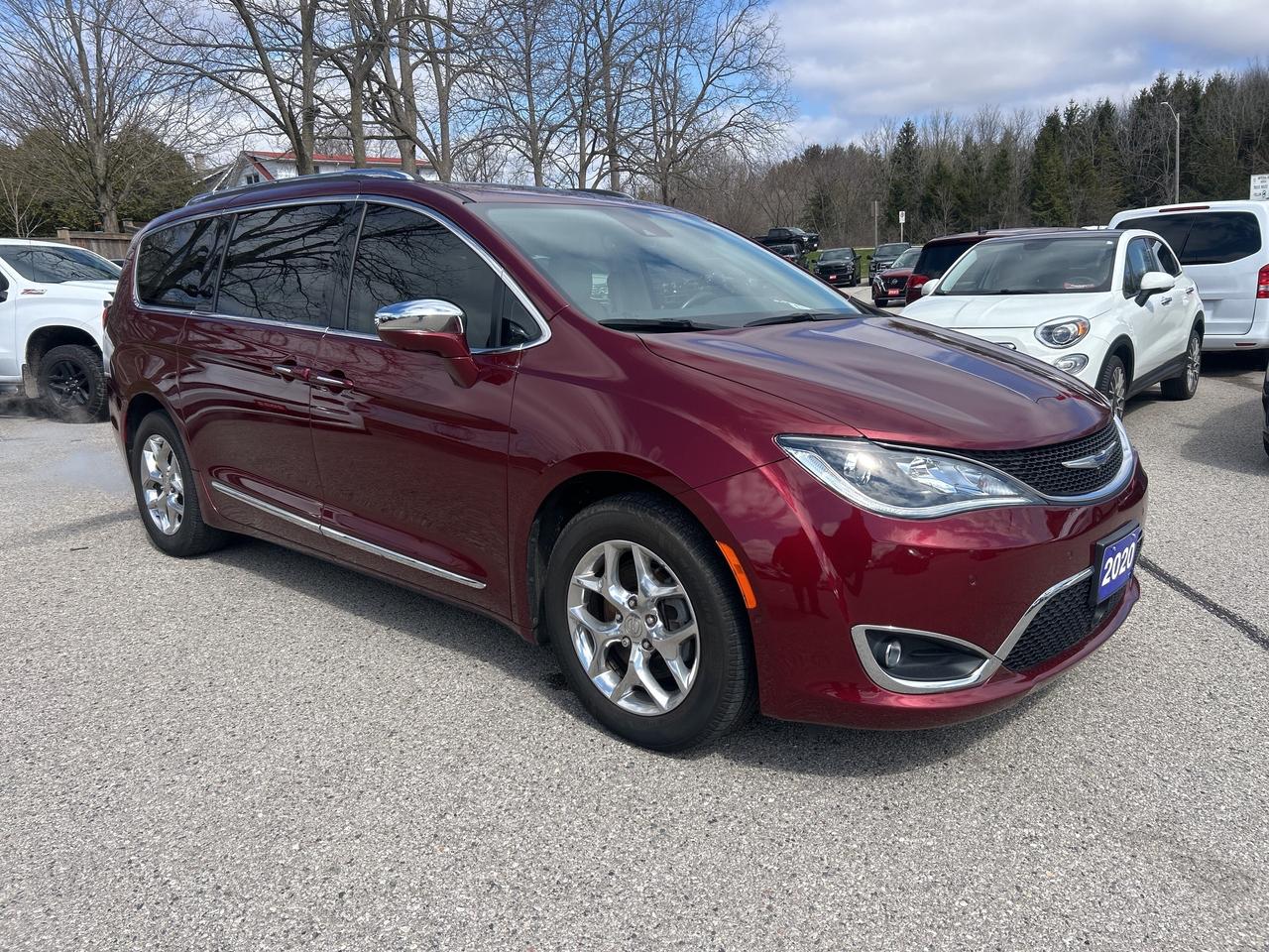 2020 Chrysler Pacifica LIMITED, CLEAN CARFAX, HEATED/ COOLED SEATS! - Photo #8