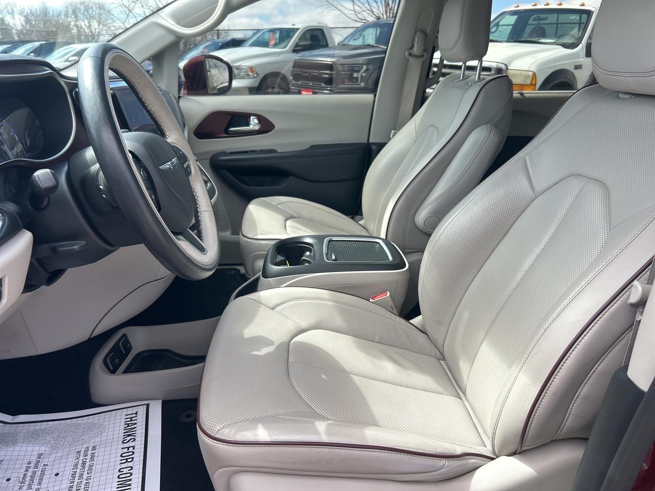 2020 Chrysler Pacifica LIMITED, CLEAN CARFAX, HEATED/ COOLED SEATS! - Photo #14