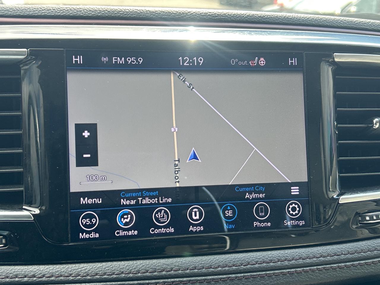 2020 Chrysler Pacifica LIMITED, CLEAN CARFAX, HEATED/ COOLED SEATS! - Photo #19
