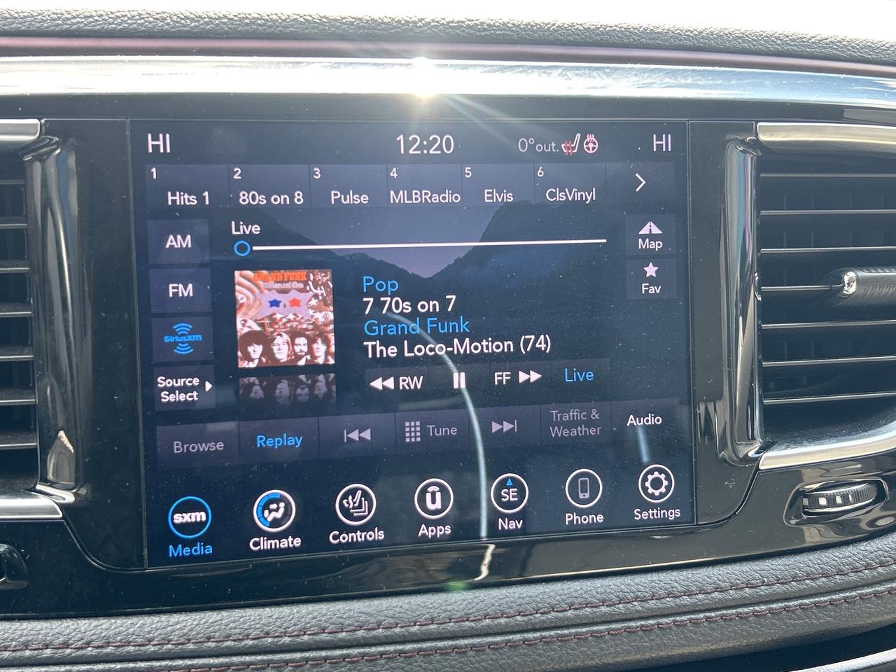 2020 Chrysler Pacifica LIMITED, CLEAN CARFAX, HEATED/ COOLED SEATS! - Photo #21