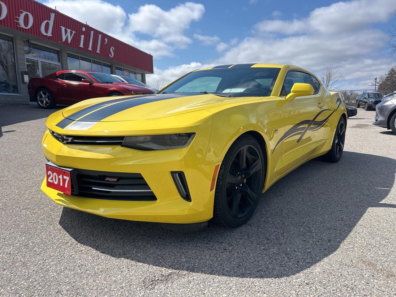 2017 Chevrolet Camaro 2LT, 6 CYL, SUNROOF, REMOTE START, CLEAN CARFAX! - Photo #2