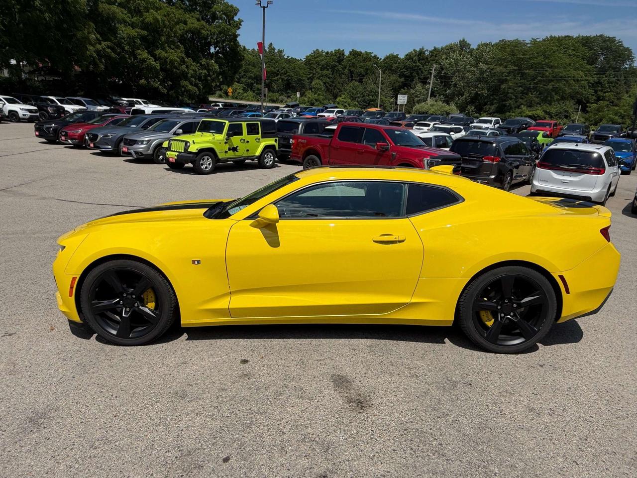 2017 Chevrolet Camaro 2LT, 6 CYL, SUNROOF, REMOTE START, CLEAN CARFAX! - Photo #5