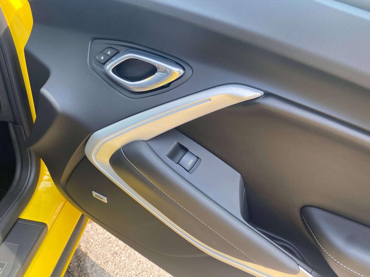 2017 Chevrolet Camaro 2LT, 6 CYL, SUNROOF, REMOTE START, CLEAN CARFAX! - Photo #11