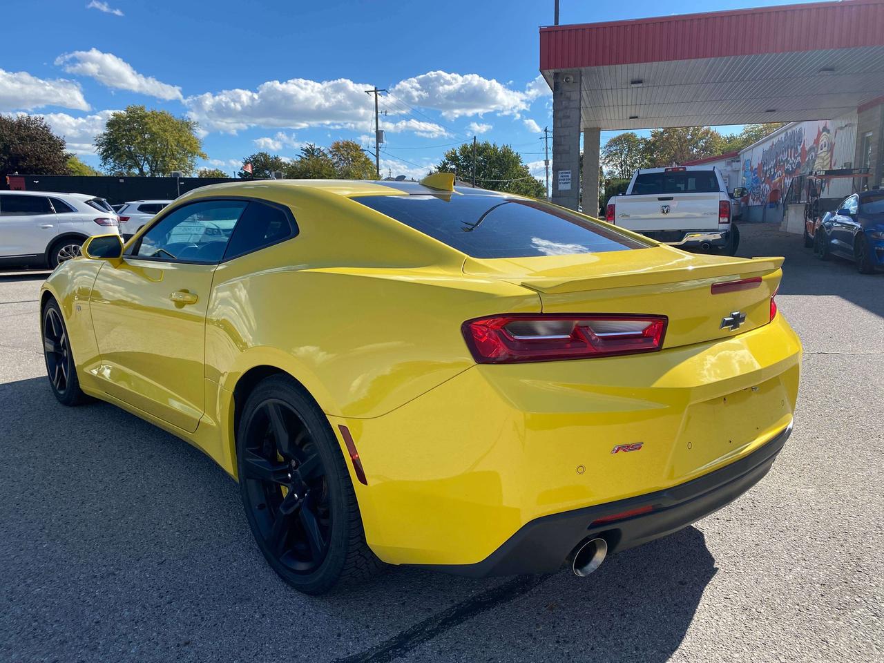 2017 Chevrolet Camaro 2LT, 6 CYL, SUNROOF, REMOTE START, CLEAN CARFAX! Photo