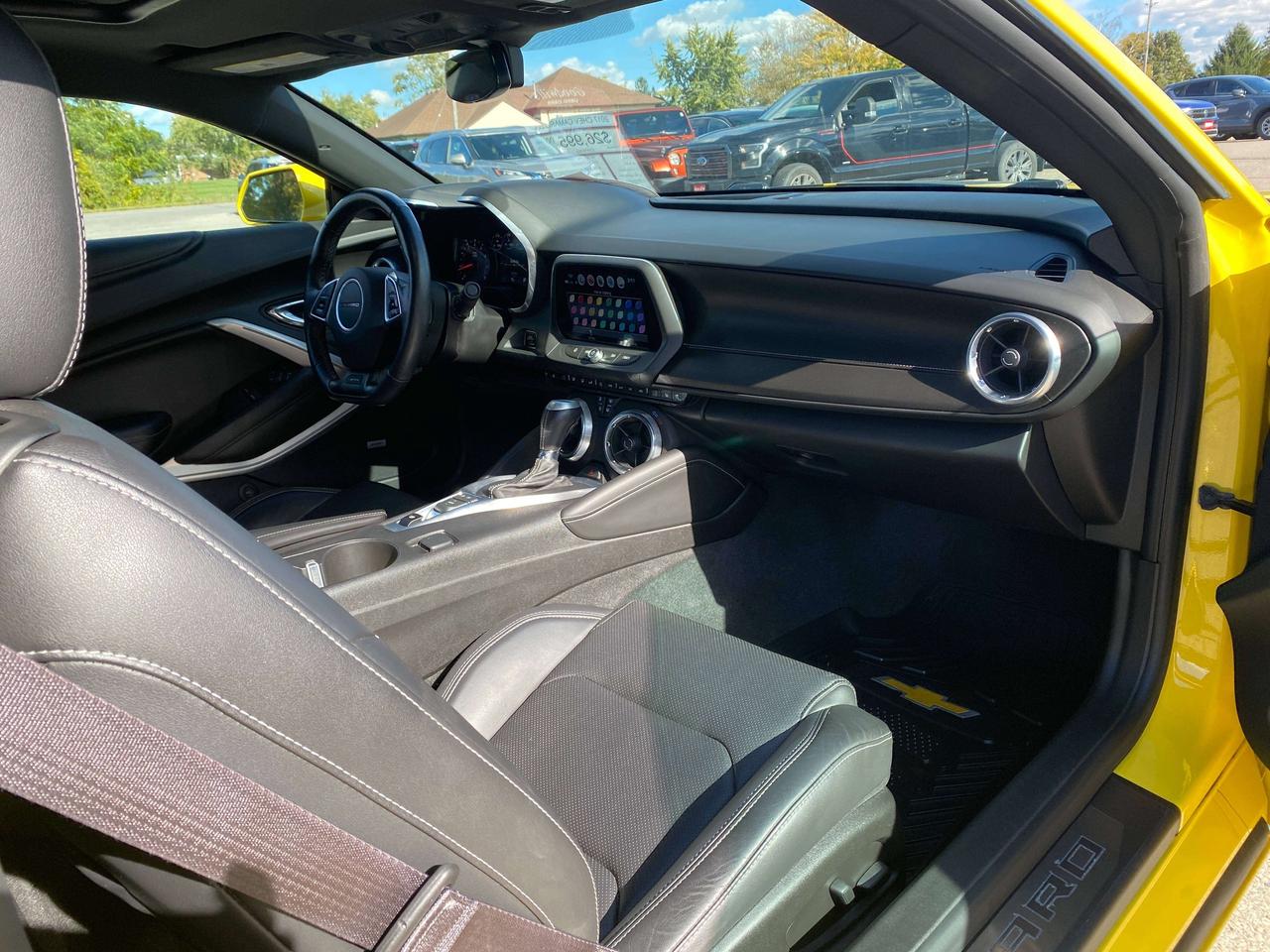 2017 Chevrolet Camaro 2LT, 6 CYL, SUNROOF, REMOTE START, CLEAN CARFAX! - Photo #24