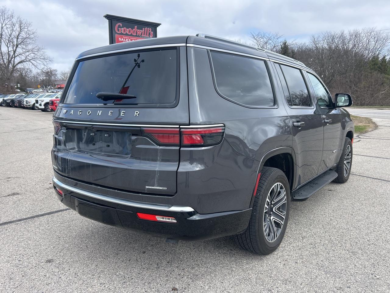 2022 Jeep Wagoneer SERIES III, CLEAN CARFAX, REAR DVD'S, 8 PASSENGER! - Photo #6