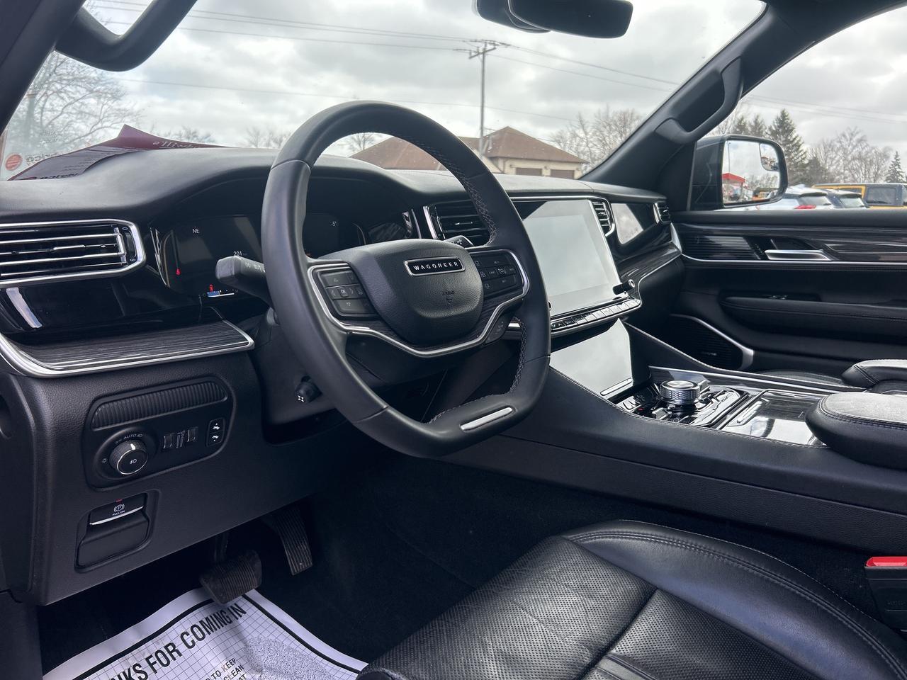 2022 Jeep Wagoneer SERIES III, CLEAN CARFAX, REAR DVD'S, 8 PASSENGER! - Photo #12