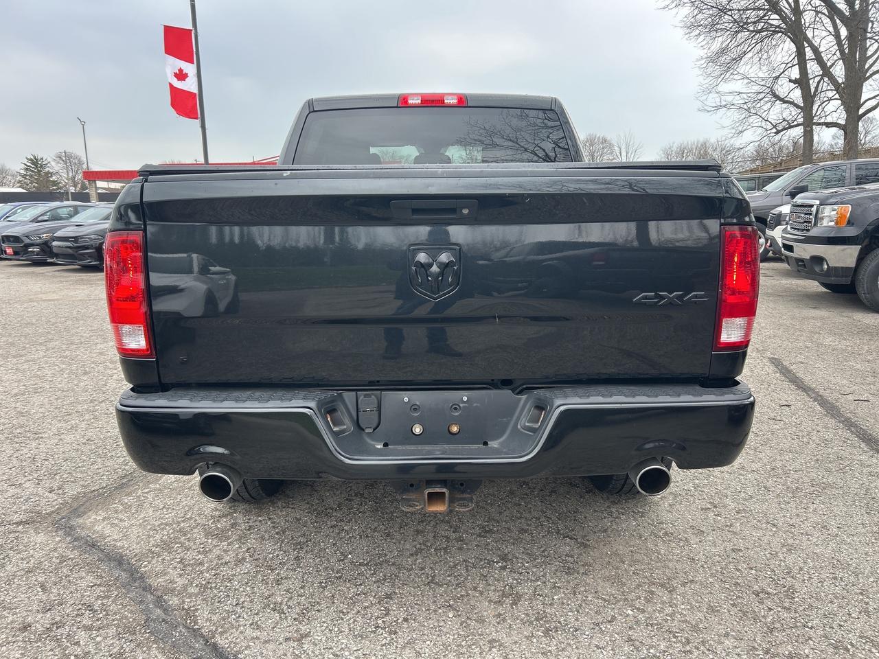 2017 RAM 1500 CLASSIC EXPRESS, CLEAN CARFAX, 4X4, 6 PASSENGER! - Photo #5