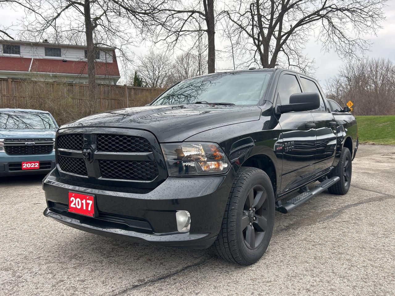 2017 RAM 1500 CLASSIC EXPRESS, CLEAN CARFAX, 4X4, 6 PASSENGER! - Photo #10