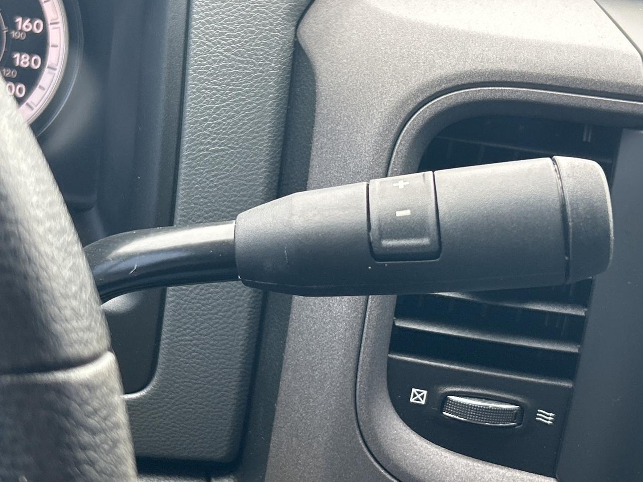 2017 RAM 1500 CLASSIC EXPRESS, CLEAN CARFAX, 4X4, 6 PASSENGER! - Photo #17