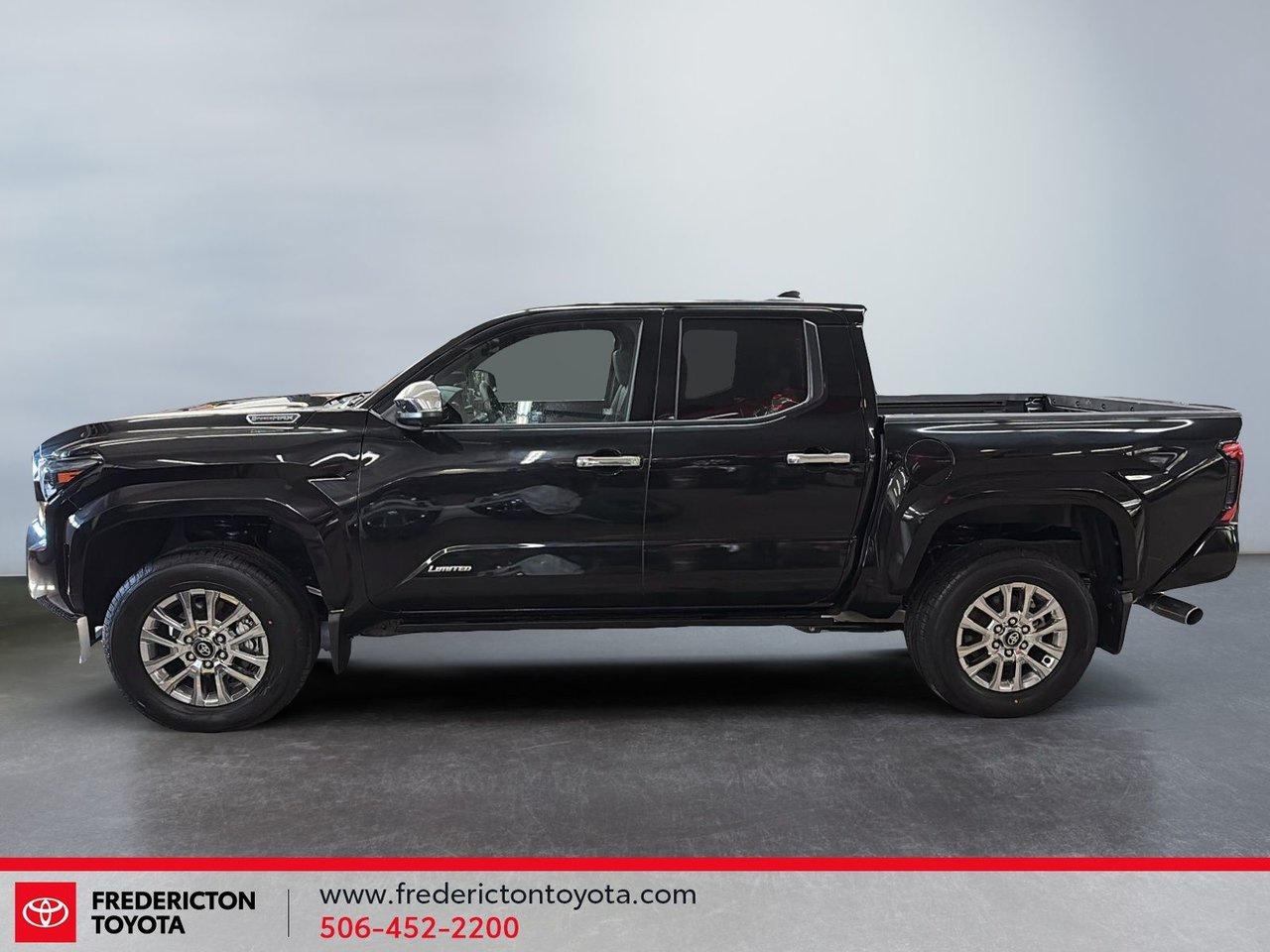2026 Toyota TACOMA HYBRID Limited Photo4