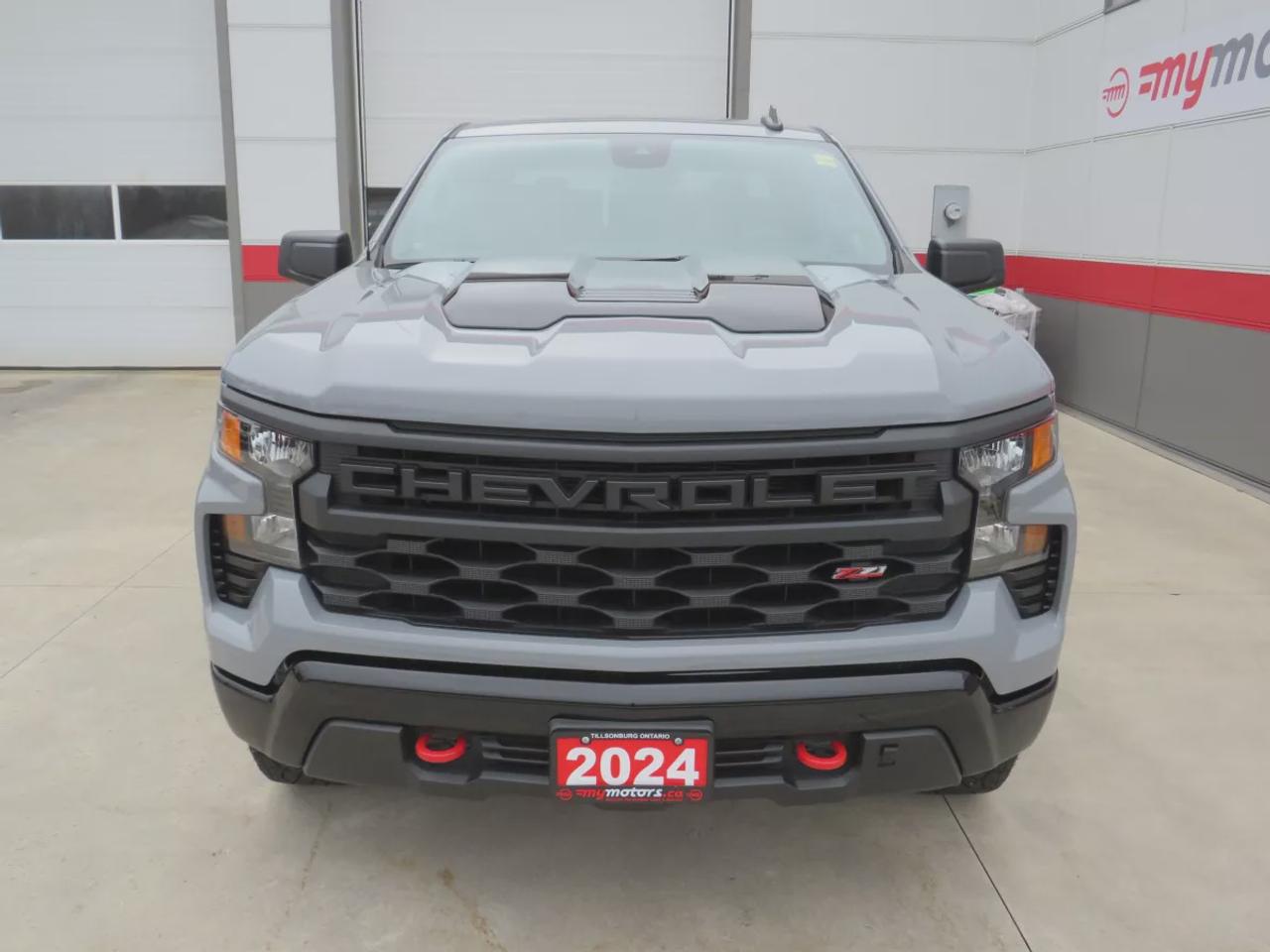 2024 Chevrolet Silverado 1500 Custom Trail Boss | One Owner | Clean Title No Accidents | Running Boards | Tints | Front Tow Hooks | Trailer Hitch | Photo